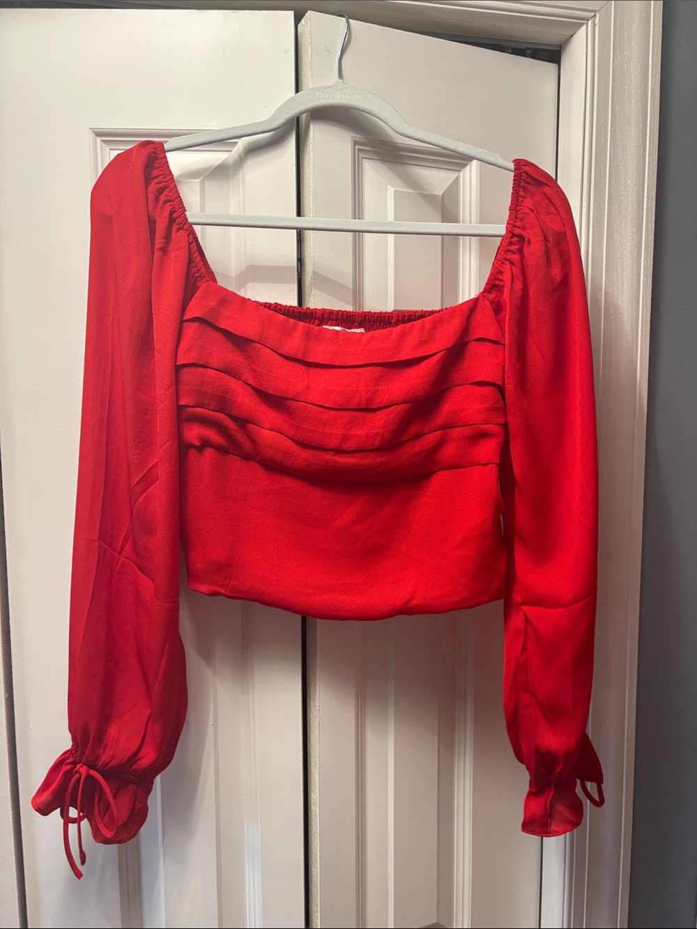 Women's Red Long-Sleeve Square-Neck Crop Top